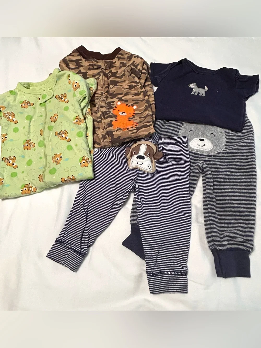 6-9 Month 5 pieces! Pajamas and Footed Footie Sleepers Excellent Condition